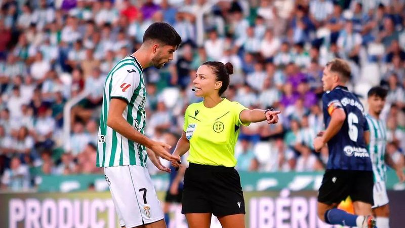 Marta Huerta de Aza dirigirá el crucial Córdoba CF-Huesca en El Arcángel