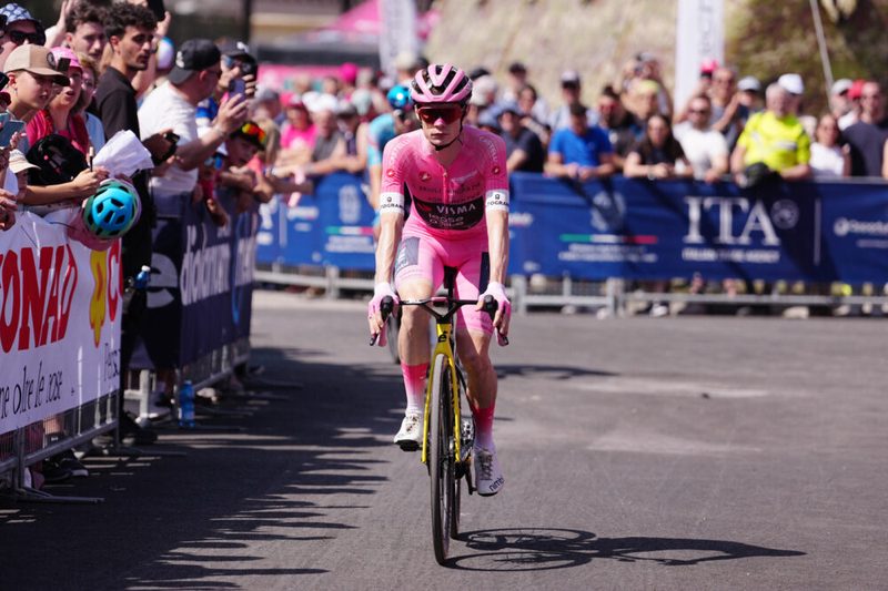Jonas Vingegaard trionfa al Giro d’Italia 2026 e incassa oltre 343.000 euro