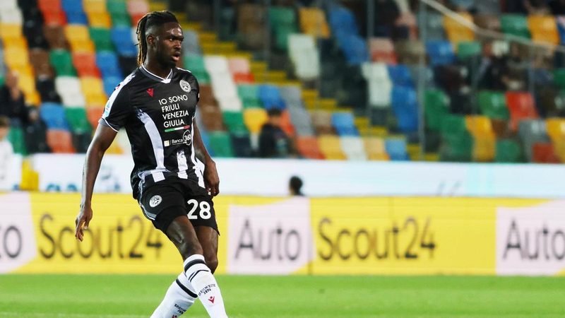Oumar Solet in cima alla lista dell'Inter, mentre si offre Harry Maguire