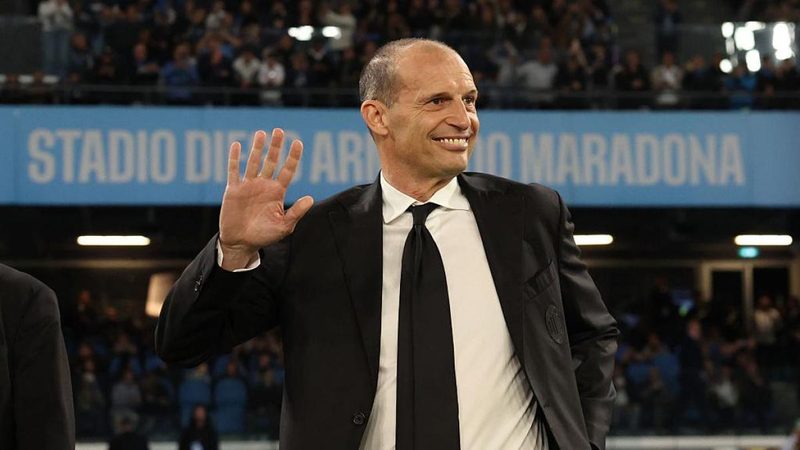 Allegri quasi al Napoli, ma la firma slitta per il contratto col Milan