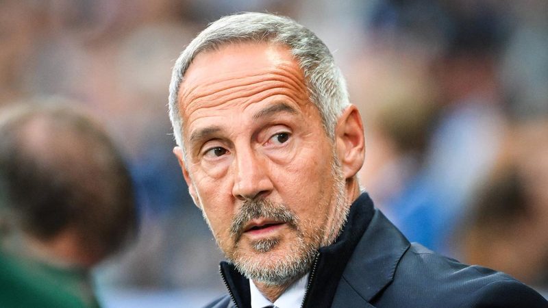 Eintracht Frankfurt setzt auf Adi Hütter: Rückkehr des Trainers nach turbulenter Zeit