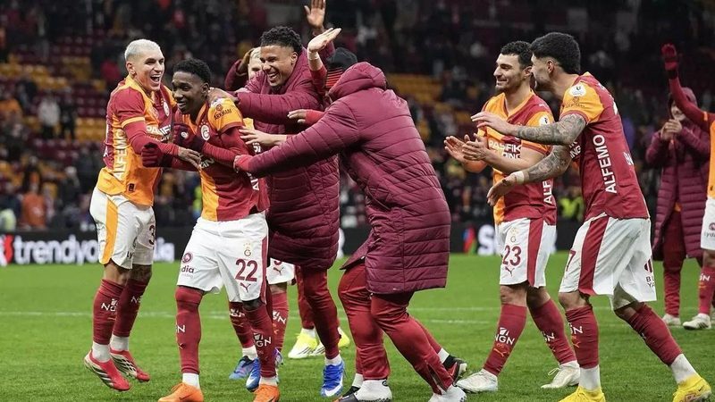 El Girona enfrenta un futuro incierto con el regreso de Asprilla y otros cedidos