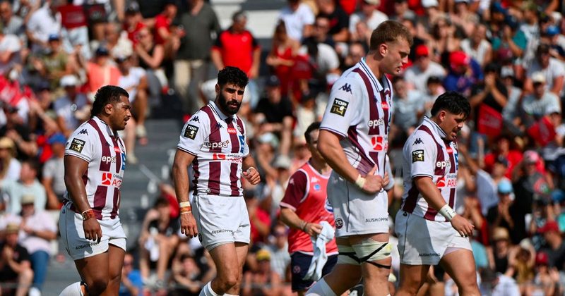 L'UBB s'accroche malgré sa défaite à Toulon : un point précieux dans la course à la qualification