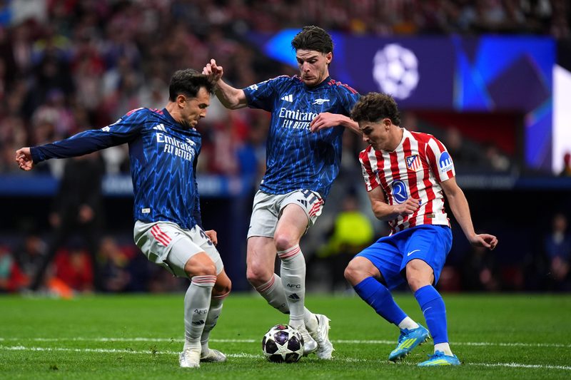PSG Exits Julian Alvarez Pursuit as Barcelona Eyes Atletico Madrid Star