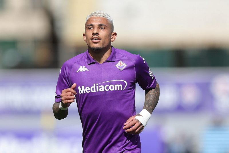 Napoli e Roma si sfidano per Dodo: la Fiorentina fissa il prezzo a 15 milioni