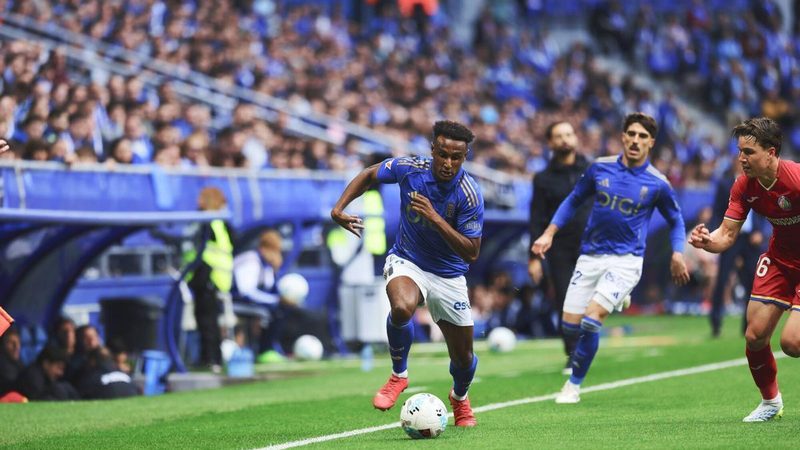 El descenso del Real Oviedo: un golpe económico y deportivo que duele en el Centenario