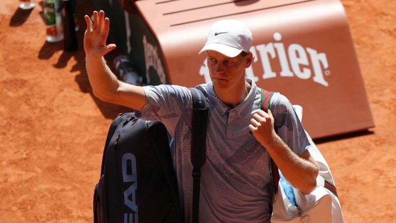 Jannik Sinner si prepara a Wimbledon: check-up e riposo prima del grande Slam