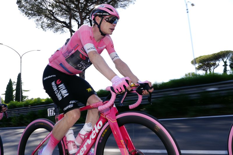 Jonas Vingegaard conquista la Tripla Corona: un trionfo storico al Giro d’Italia