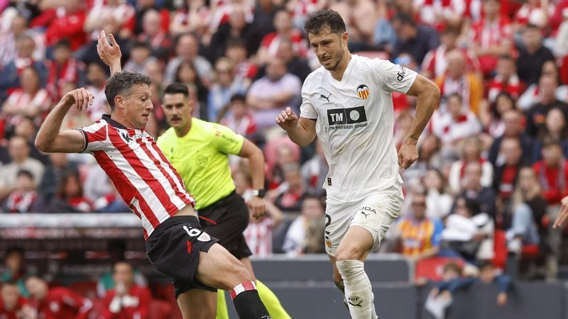 Valencia CF enfrenta otro mercado complicado en busca de un pivote defensivo