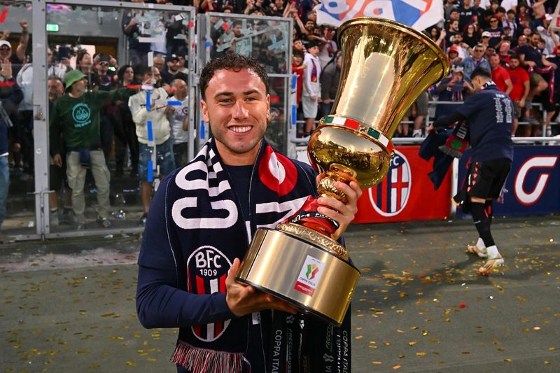 Il Cagliari punta su Davide Calabria per sostituire Marco Palestra
