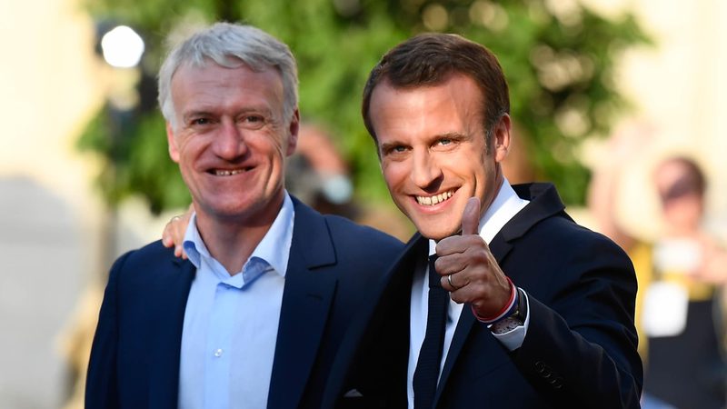 "Il a su transformer les rêves en victoires" : Emmanuel Macron rend hommage à Didier Deschamps