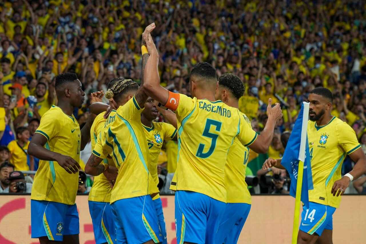 Alisson defende-se de críticas e destaca: "Sempre culpam o goleiro"