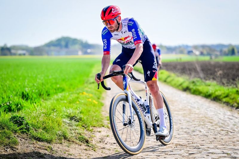 Jordi Meeus trionfa nella volata e conquista la prima tappa del Giro di Vallonia 2026