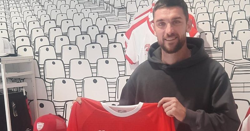 Clément Depres prolonge avec Nîmes Olympique : un atout pour l'équipe