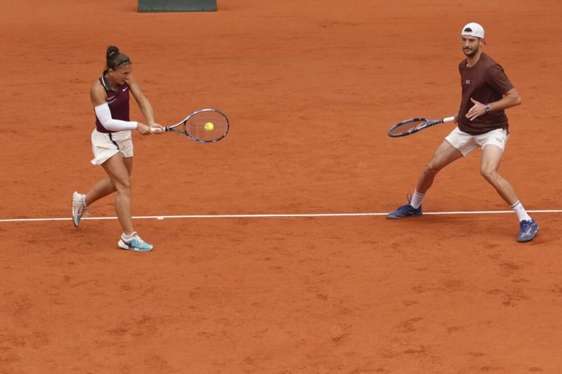 Sara Errani e Andrea Vavassori dominano e volano in semifinale al Roland Garros 2026