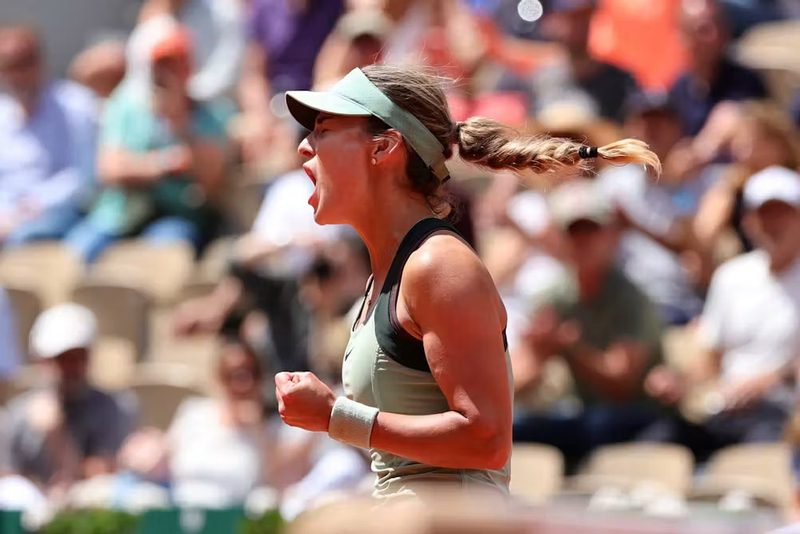 Anna Kalinskaya supera Potapova em duelo emocionante e avança às quartas de Roland Garros