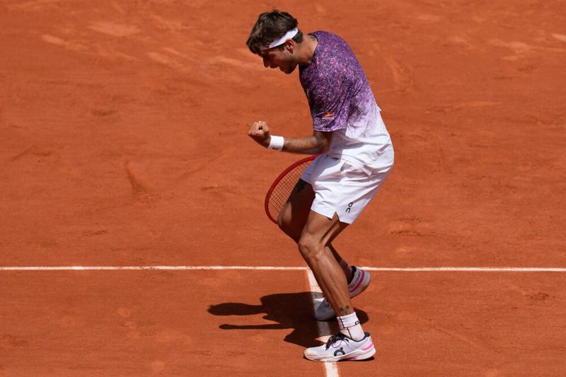 Flavio Cobolli pronto per i quarti di finale al Roland Garros 2026