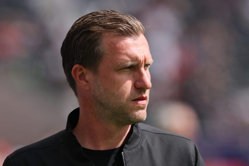 Eintracht Frankfurt plant Transfer von Wolfsburgs Patrick Wimmer nach Trainerwechsel