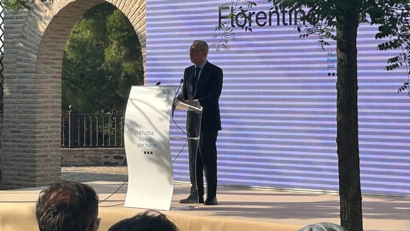 Florentino Pérez arremete contra Riquelme y defiende el futuro del Real Madrid