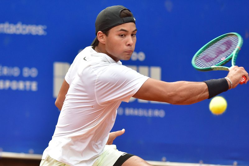 Guto e Storck avançam com vitórias convincentes na estreia de Roland Garros juvenil