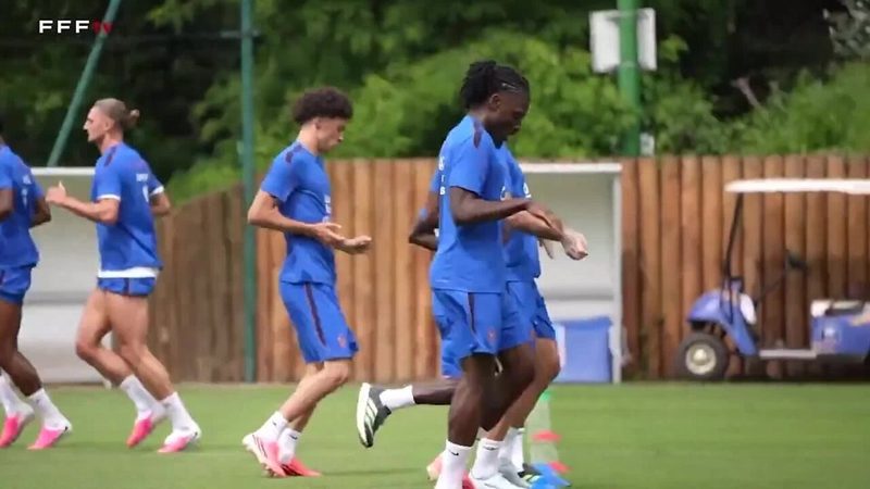 Deschamps tranquiliza sobre Saliba após lesão na final da Champions