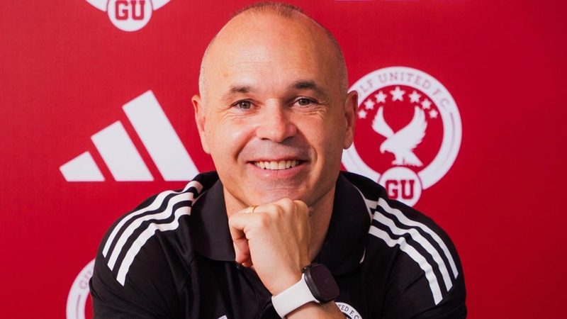 Andrés Iniesta comienza su aventura como entrenador en el Gulf United FC de Dubái