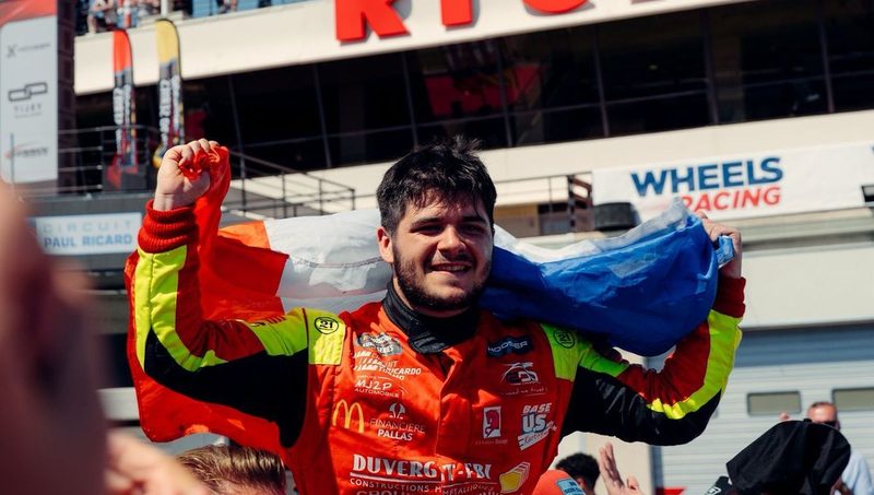 Le jeune pilote Paul Jouffreau impressionne en NASCAR Europe avec dix victoires