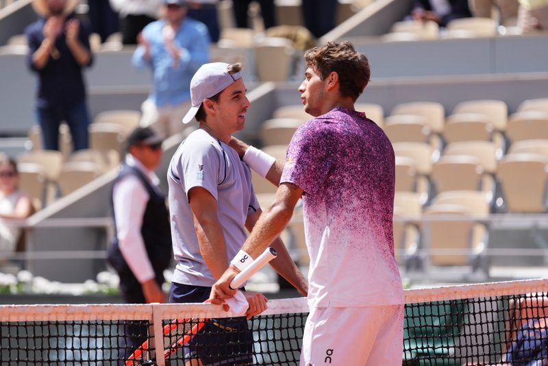 Flavio Cobolli avança às quartas em Roland Garros após emoções intensas