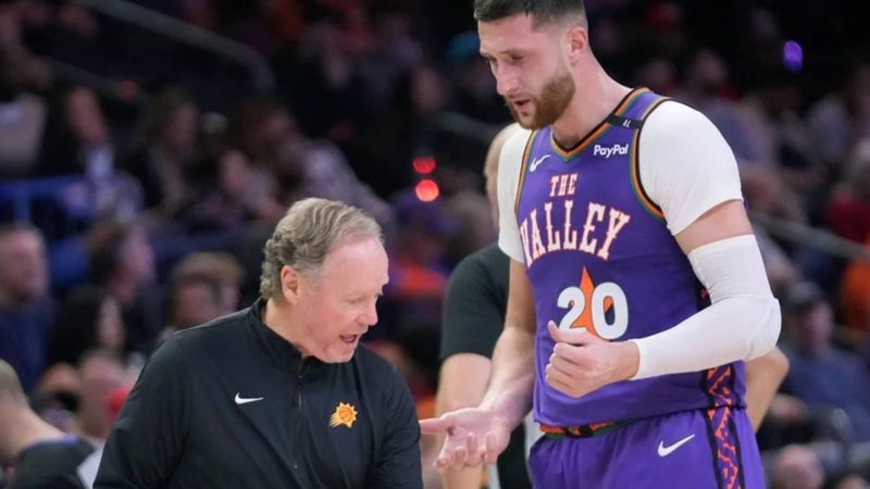 Jusuf Nurkic critica duramente a Mike Budenholzer por su problema con el alcohol