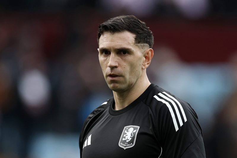 La Juventus esplora nuovi portieri: Dibu Martínez e Vicario in pole position