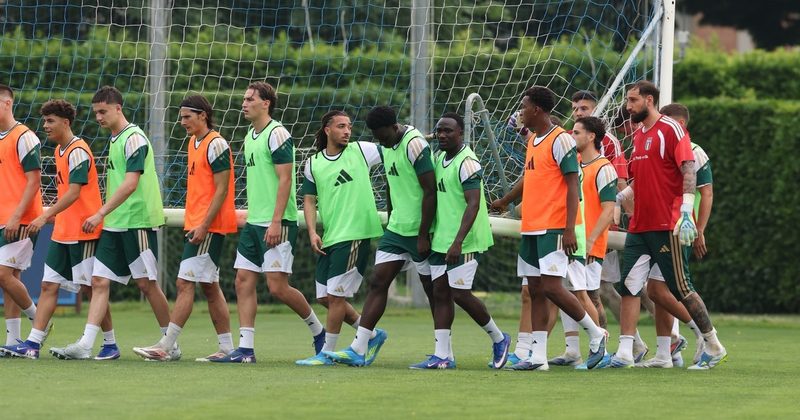 Italia inicia su reconstrucción con un amistoso lleno de jóvenes y un DT interino