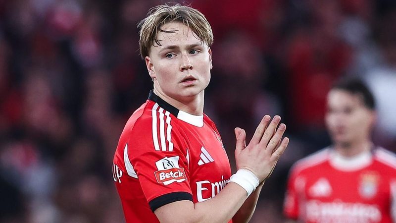 El Benfica reduce el precio de Schjelderup: ¿una oportunidad para el Barça?