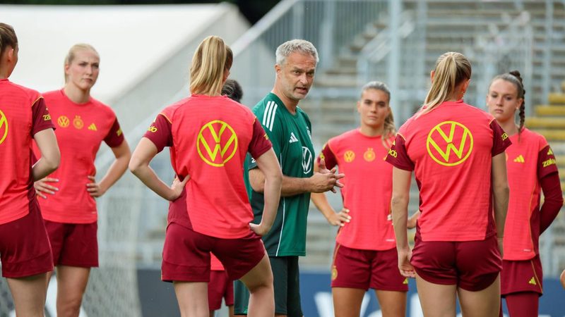 DFB-Frauen stehen vor entscheidendem Duell gegen Norwegen zur WM-Qualifikation