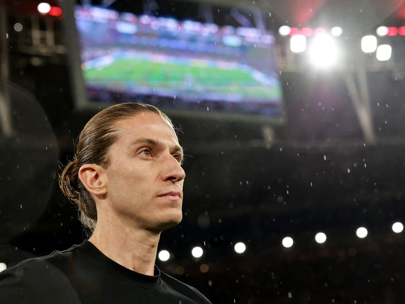 Filipe Luis, entre el Mónaco y el Leverkusen: un obstáculo licencia lo frena