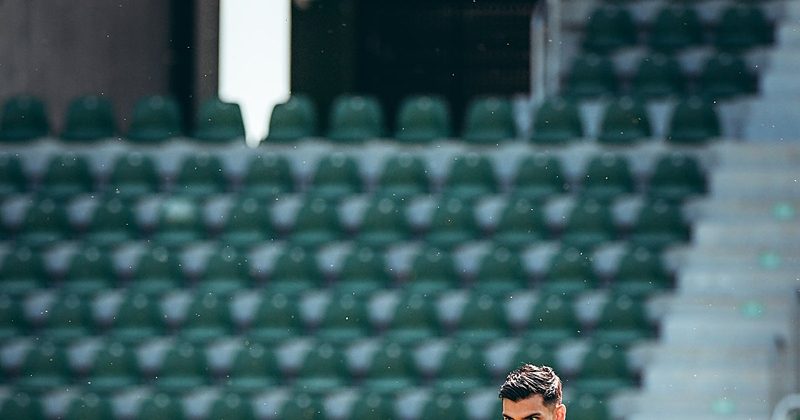 El Sevilla FC busca nuevo destino para Rafa Mir tras su salida del Elche