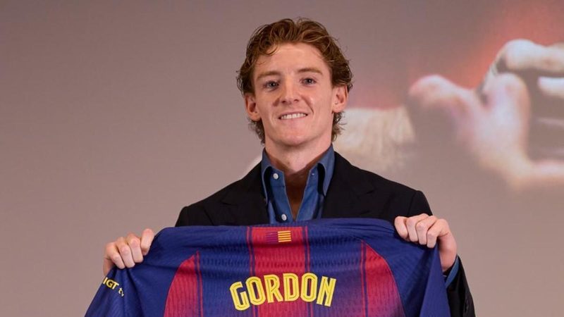 El Barça refuerza su ataque con Anthony Gordon, competencia directa para Raphinha