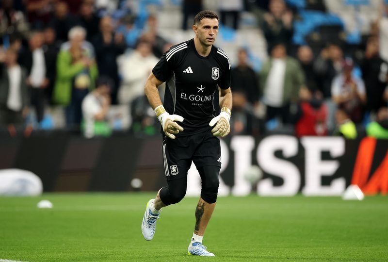 El Dibu Martinez sogna la Juventus: l'Aston Villa fissa il prezzo a 20 milioni