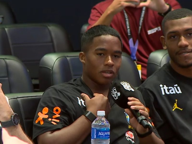 Endrick sorprende en conferencia con un divertido momento junto a Igor Thiago