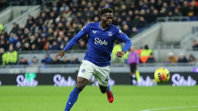BVB und VfB Stuttgart erwägen Transfer von Everton-Star Tim Iroegbunam