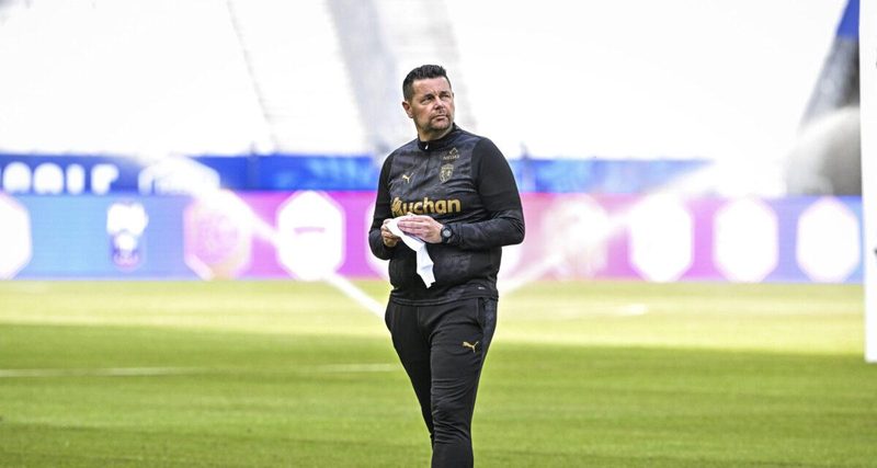 Le Racing Club de Lens sous le choc : Pierre Sage quitte pour Crystal Palace