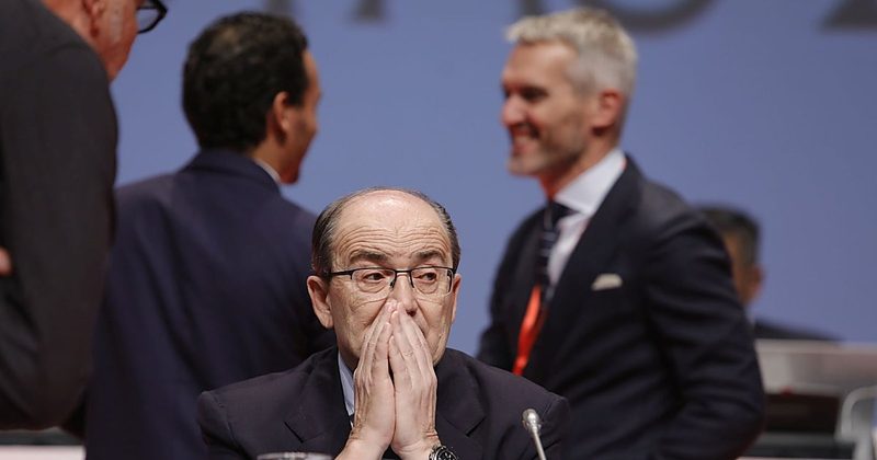 Hartos del consejo: Los pequeños accionistas del Sevilla FC exigen un cambio urgente