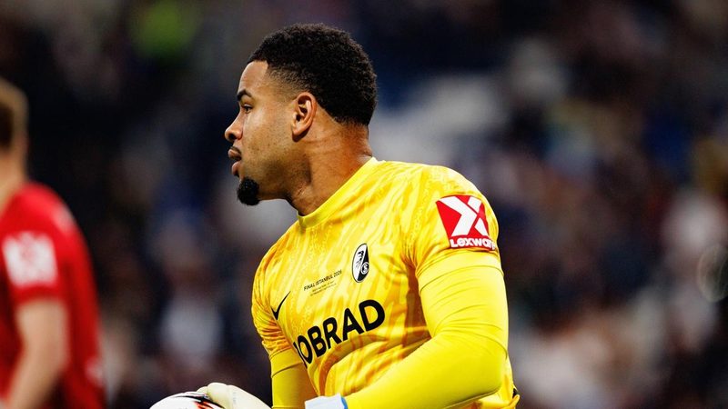 Freiburgs Keeper Noah Atubolu vor ungewisser Zukunft – Transfers im deutschen Fußball