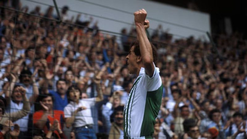 Rabah Madjer, el mago del taconazo que hizo historia en la Copa de Europa