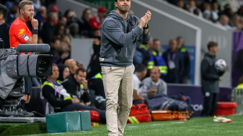 Bayer Leverkusen plant Trainerwechsel: Carles Martínez im Fokus