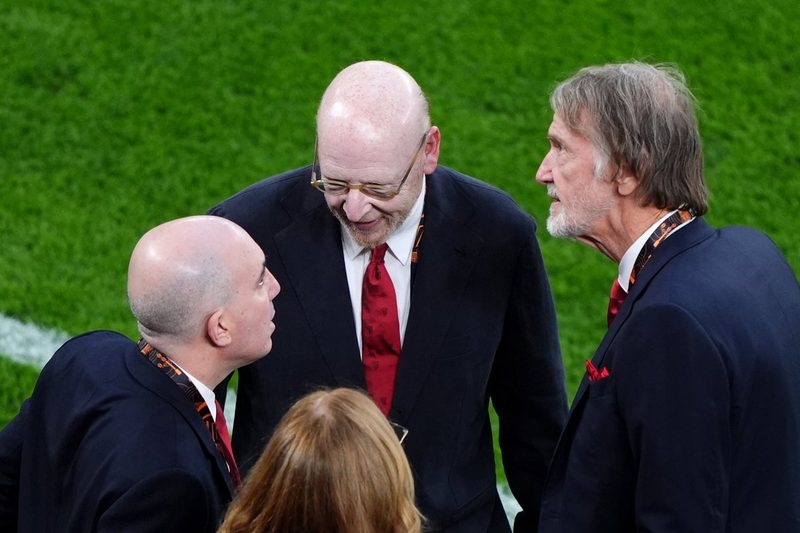 Debate Erupts Among Glazers Over Selling Manchester United Stake After 20 Years