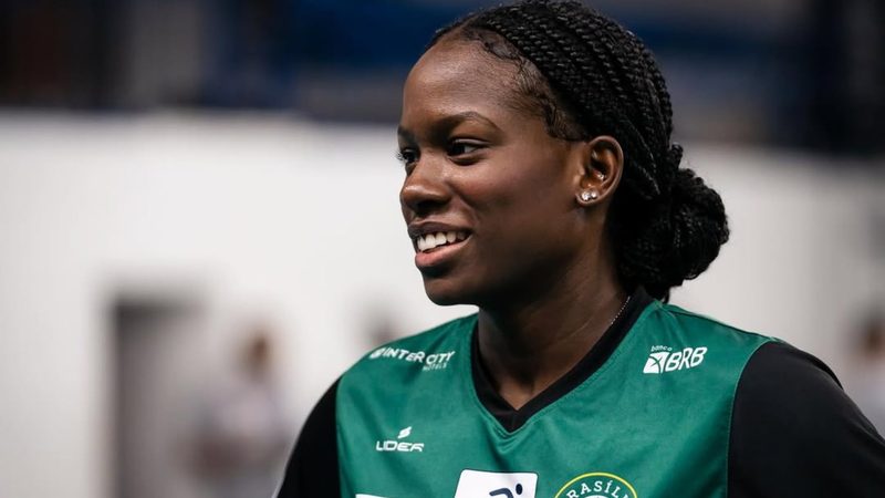 Sesi-Bauru contrata a central Lívia, ex-Brasília, para a temporada 2026/27