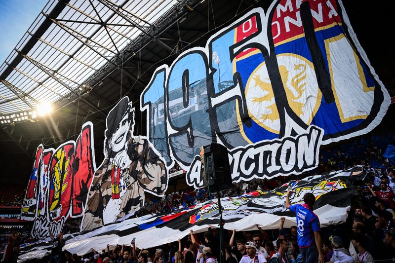 Le Virage Sud sanctionné après les incidents lors d'OL - Lens