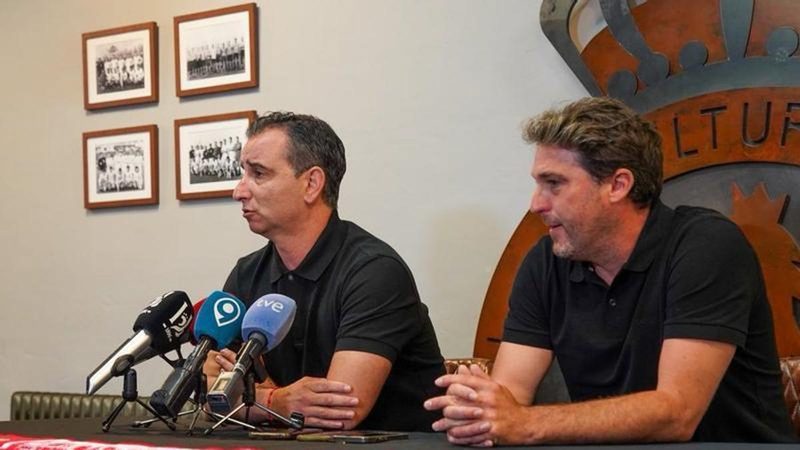 Jandro Castro asume el mando de la Cultural Leonesa con un nuevo cuerpo técnico