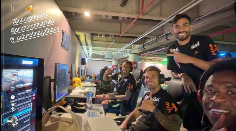 Vini Jr. e seleção se divertem em 'lan house' antes de amistoso contra o Egito