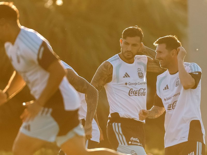 Leandro Paredes avanza en su recuperación y se une a entrenamientos en Kansas